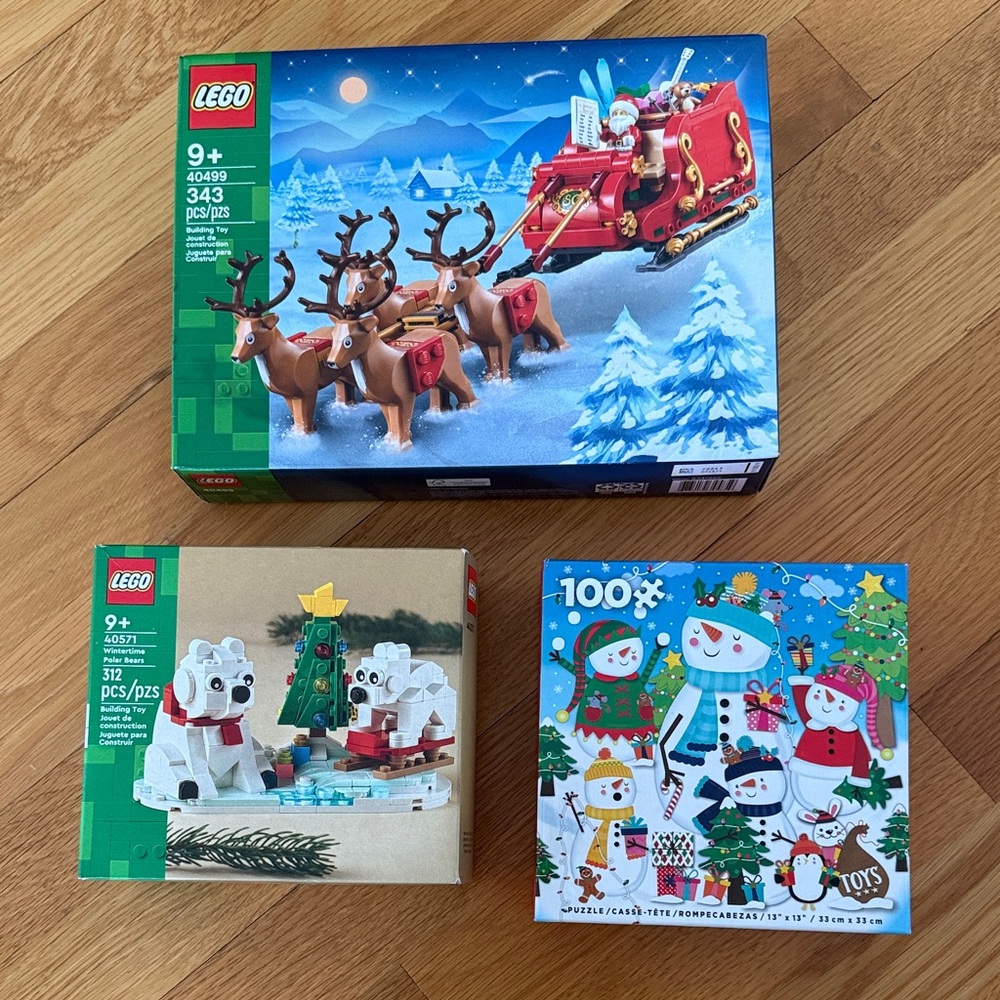New in Box LEGO Christmas Santa's Sleigh and Polar Bear Set - Picture 2 of 2